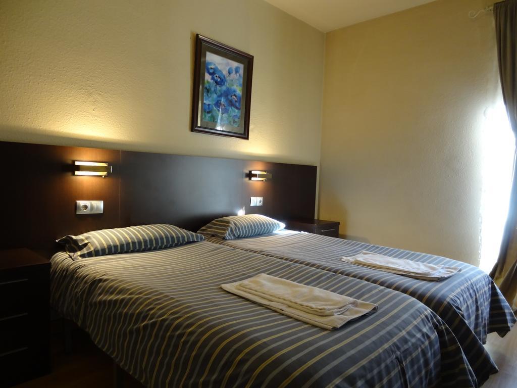 Hostal Cal Forner Hotell Andorra la Vella Rum bild