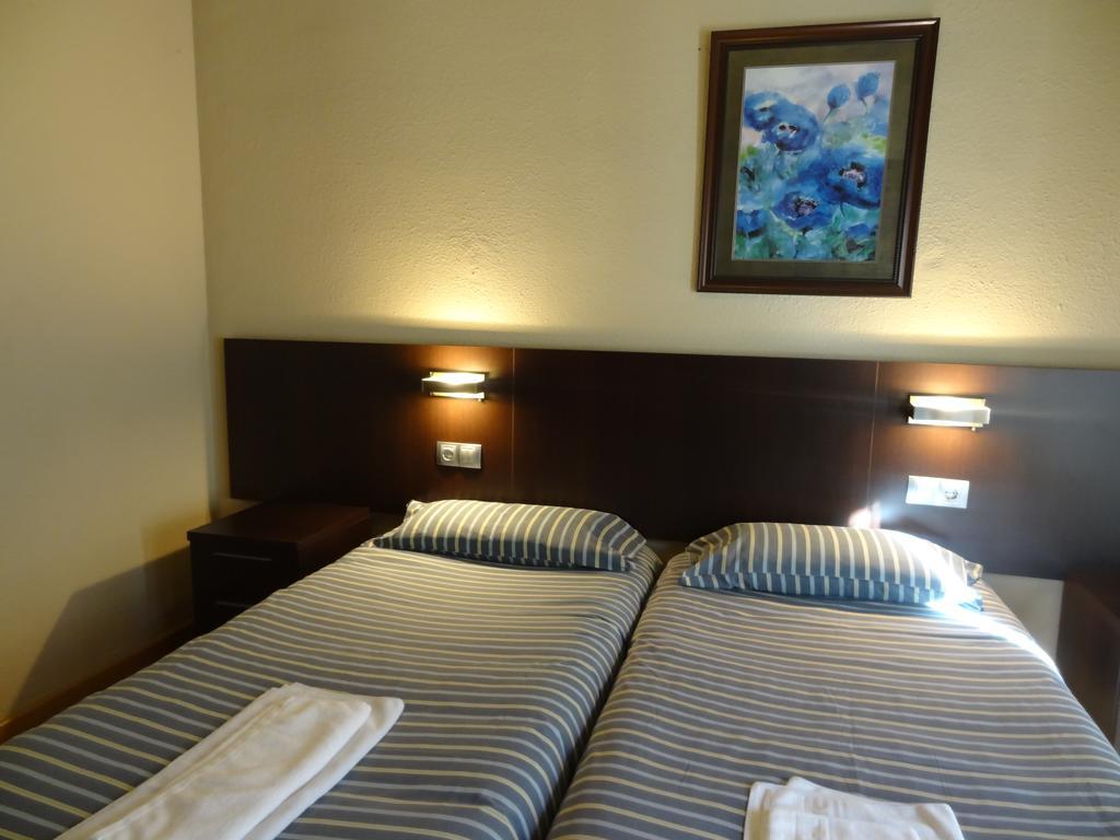 Hostal Cal Forner Hotell Andorra la Vella Rum bild