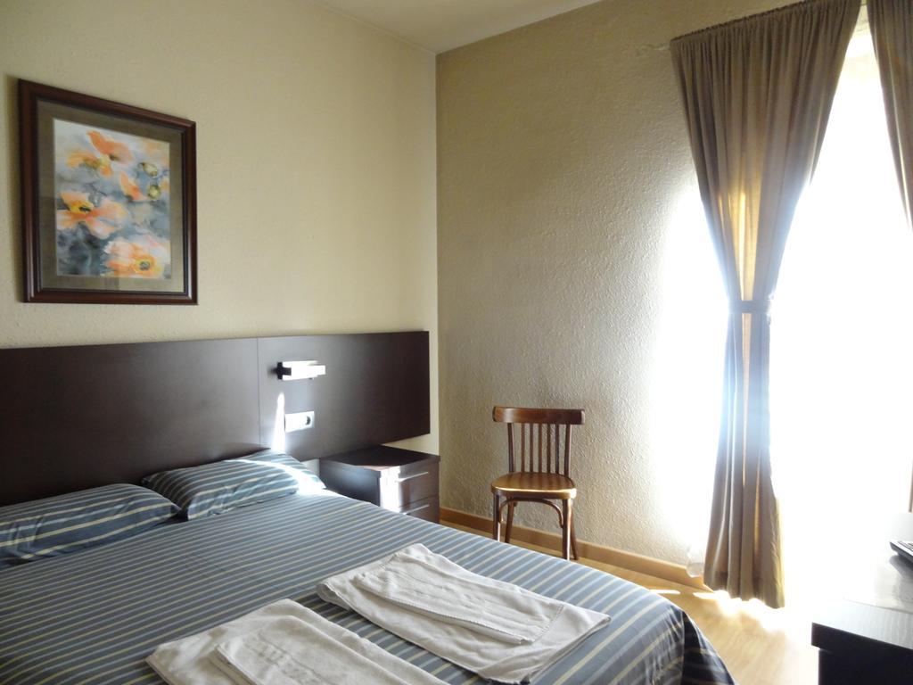 Hostal Cal Forner Hotell Andorra la Vella Rum bild