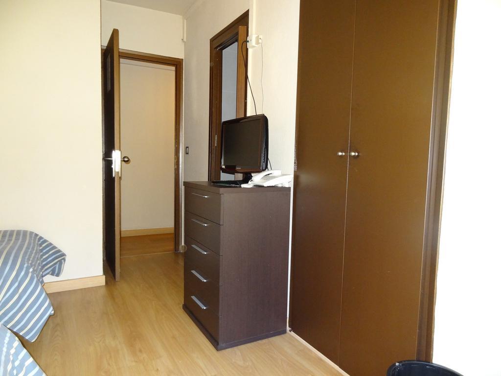 Hostal Cal Forner Hotell Andorra la Vella Rum bild